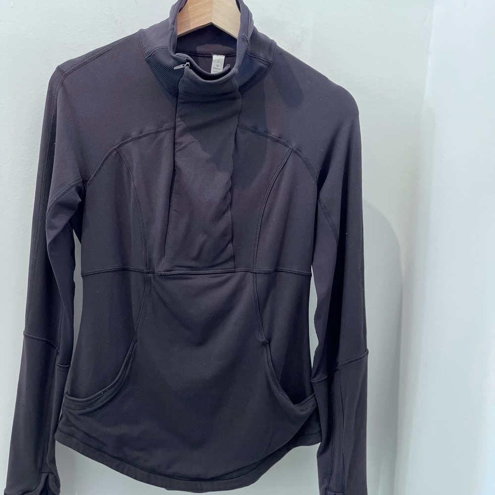 ⭐️ Lululemon run top